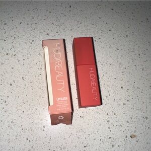 HUDA BEAUTY Lip Blush - Warm Coral